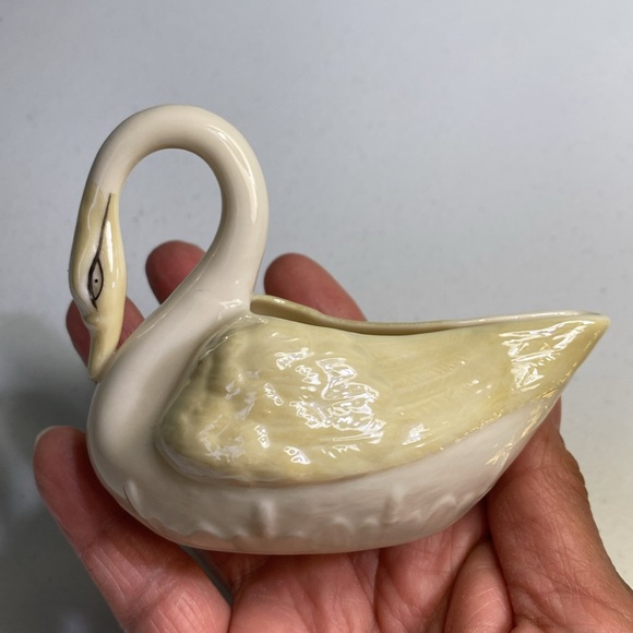 Vintage Belleek Ireland Swan Porcelain Creamer - Picture 7 of 10